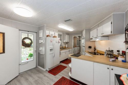 442 Riviera Blvd, Naples, FL 34112-9105