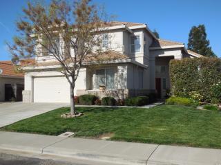 904 Cashel Cir, Vacaville CA  95688-8572 exterior