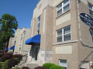 2920-2928 Burnet Ave, Cincinnati OH  45219-2428 exterior