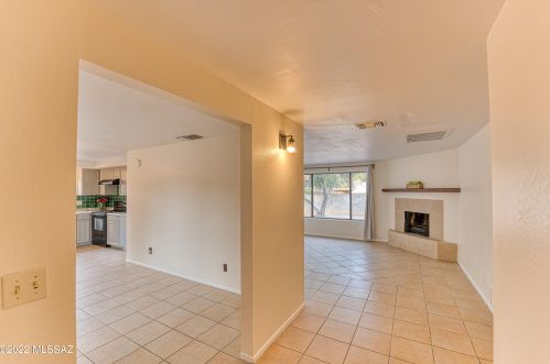 9741 Rosewood St, Tucson, AZ 85748-2742