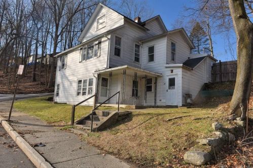 13 Fairview Ave, Middletown, NY 10940-6203