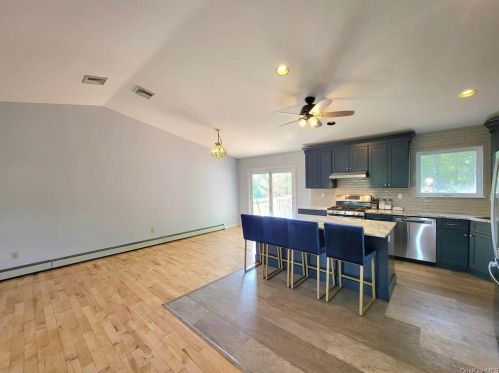 30 Clinton Dr, Washingtonville NY  10992-1300 exterior