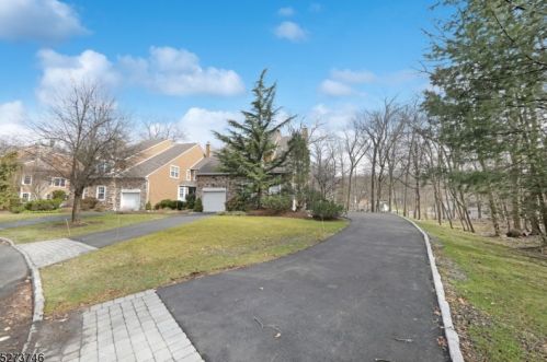 52 Hunter Rd, Paterson, NJ 07508-3301
