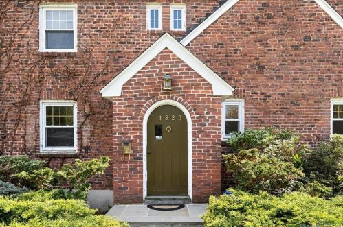 1823 Asylum Ave, Hartford, CT 06117-2602