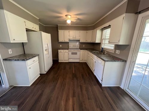 210 Arbutus Ave, Seaford DE  19973-1314 exterior