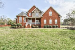 2916 Thompson Ln, Murfreesboro TN  37129-6512 exterior