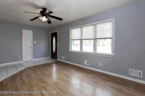722 Mantoloking Rd, Bricktown, NJ 08723-5464