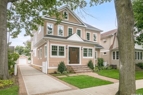27 Childs Ave, Floral Park, NY 11001-2615