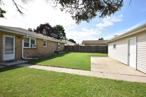 6520 Bottsford Ave, Milwaukee WI 53220-3446 exterior