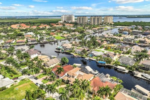 1504 57th Ter, Cape Coral, FL 33914-8000