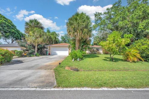 1510 Barber St, Sebastian, FL 32958-6212