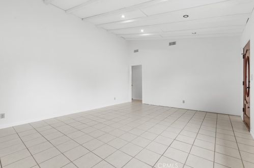 4168 Ish Dr, Simi Valley CA 93063-7665 exterior