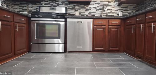 850 Longshore Ave, Philadelphia PA  19111-4423 exterior