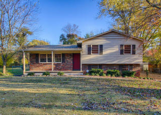 7720 Luscombe Dr, Knoxville, TN 37919-7112