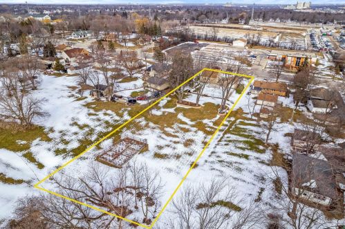 2901 Coldspring Rd, Milwaukee, WI 53221-1815