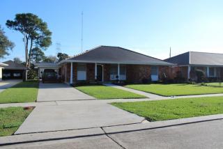 85 Marie Dr, Gretna, LA 70053-5747