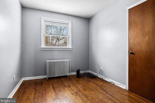 121 Chestnut St, West Deptford NJ  08051-1403 exterior