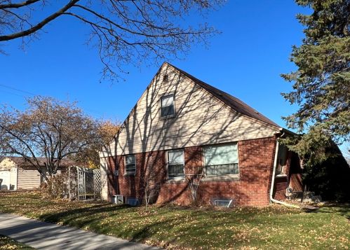 4375 Packard Ave, Cudahy, WI 53110-1163