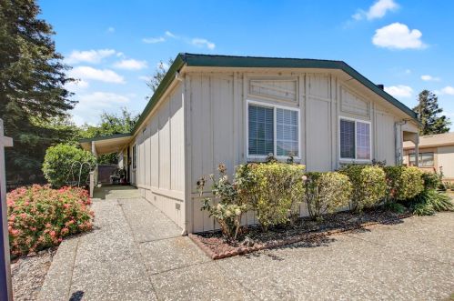 2 River Bend Dr, Lodi, CA 95242-9564