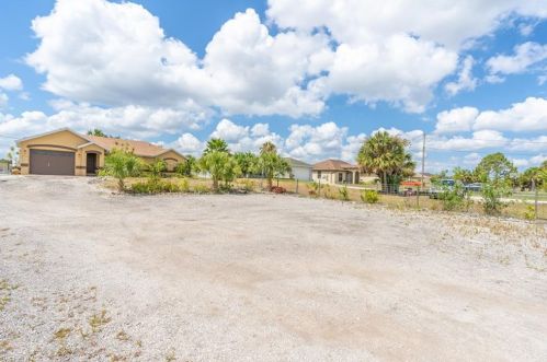 2844 43rd Ave, Naples, FL 34120-7479