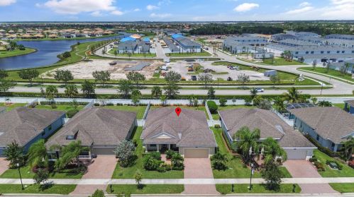 10295 Waterway Ln, Fort Pierce, FL 34987-2538