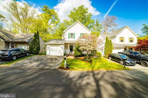 4 Cannon Ct, Boothwyn, PA 19061-2469
