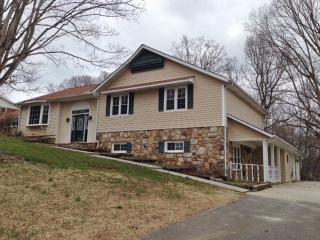 111 Helton Dr, Mc Minnville, TN 37110-4273