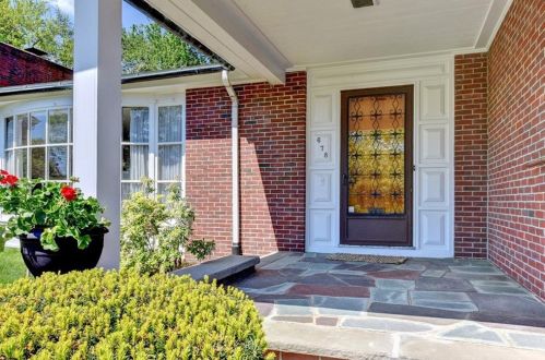 678 Elmgrove Ave, Providence, RI 02906-4920