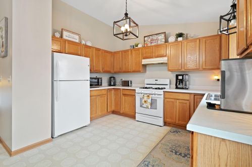 1849 Sunset Dr, Twin Lakes WI  53181-9249 exterior