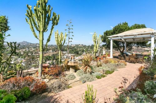 3806 Via Escuda, La Mesa CA 91941-7315 exterior