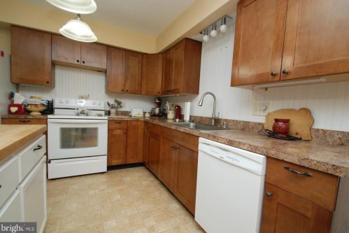 730 Nicholson Ave, Douglassville PA  19518-1569 exterior