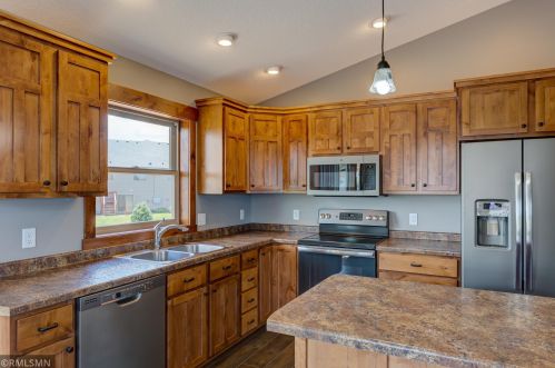 479 Prairie Rd, New Johannesburg, WI 54017-1280