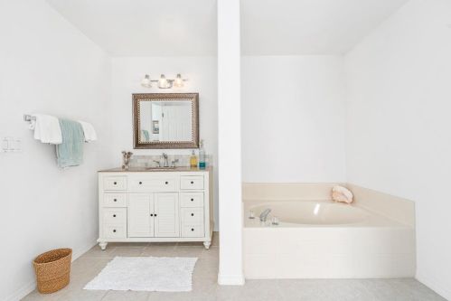 165 36 Ct, Vero Beach FL 32960-4085 exterior