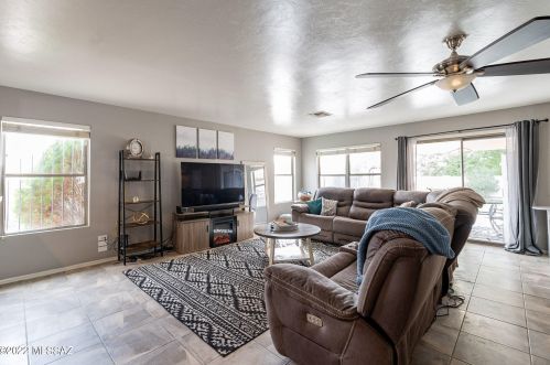 7498 Giachery Ave, Tucson AZ  85747-5613 exterior