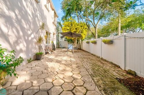 11910 12 St, Hollywood FL 33026-3874 exterior