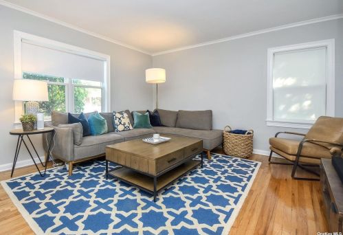 1630 Jasmine Ave, New Hyde Park NY  11040-4339 exterior