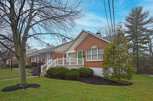 1327 Crotty Ct, Cincinnati, OH 45255-3017