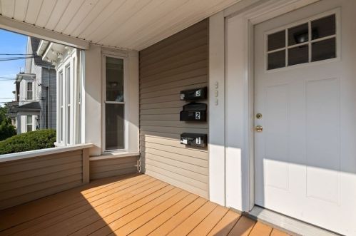 15 1 St, Brockton MA 02301-6124 exterior