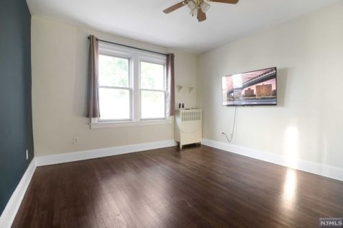 426 Columbia Ave, Cliffside Park NJ  07010-1904 exterior