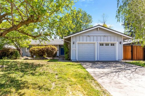 10620 Valley View Dr, Rancho Cordova, CA 95670-2424
