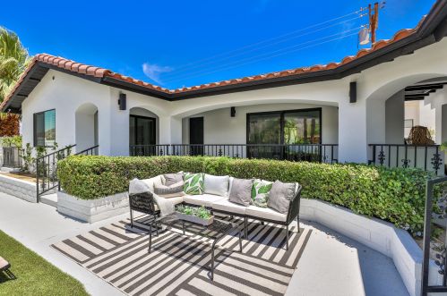54780 Avenida Obregon, La Quinta CA  92253-3712 exterior