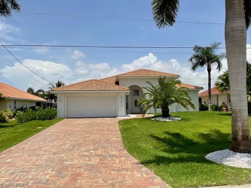 2703 43rd Ter, Cape Coral, FL 33914-6101