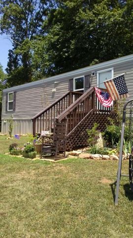 76 Durham Ln, Charity, VA 24088