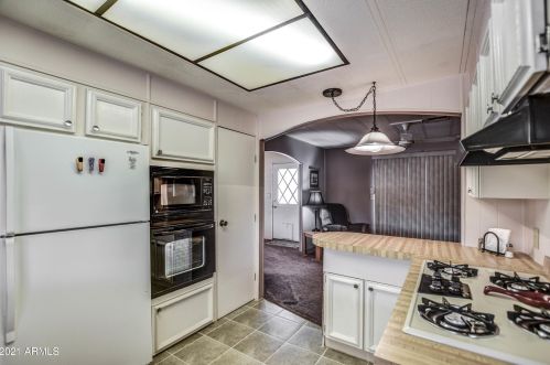 25403 Wyoming Ave, Chandler AZ  85248-6460 exterior