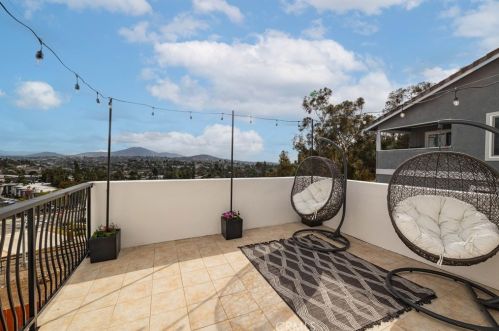 4393 Date Ave, La Mesa CA  91941-6412 exterior