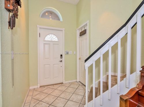 348 107th Ave, Hollywood FL  33026-4068 exterior