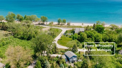 301 110th St, Kenosha, WI 53158-5212