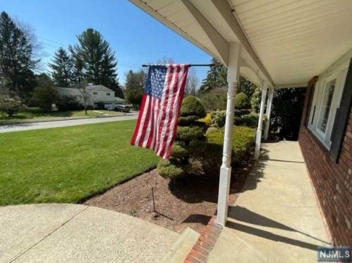 77 Blanch Ave, Closter NJ  07624-1303 exterior