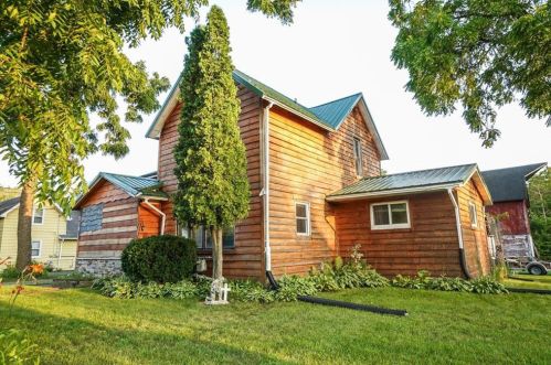 518 Hudson St, Augusta, WI 54722-9009