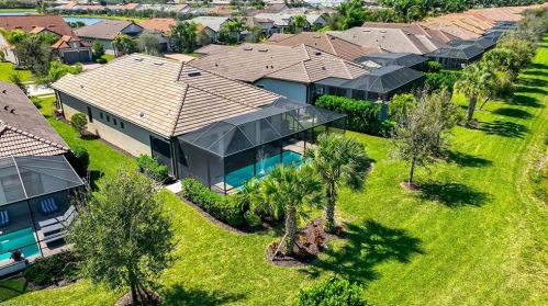 2754 Aviamar Cir, Naples FL 34114-0097 exterior